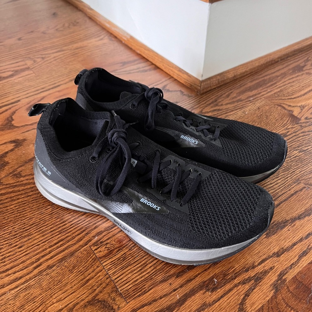 Brooks Levitate 3 Limited Edition Mens 11 Running Shoes Black Silver 1103251D071 - Picture 10 of 11